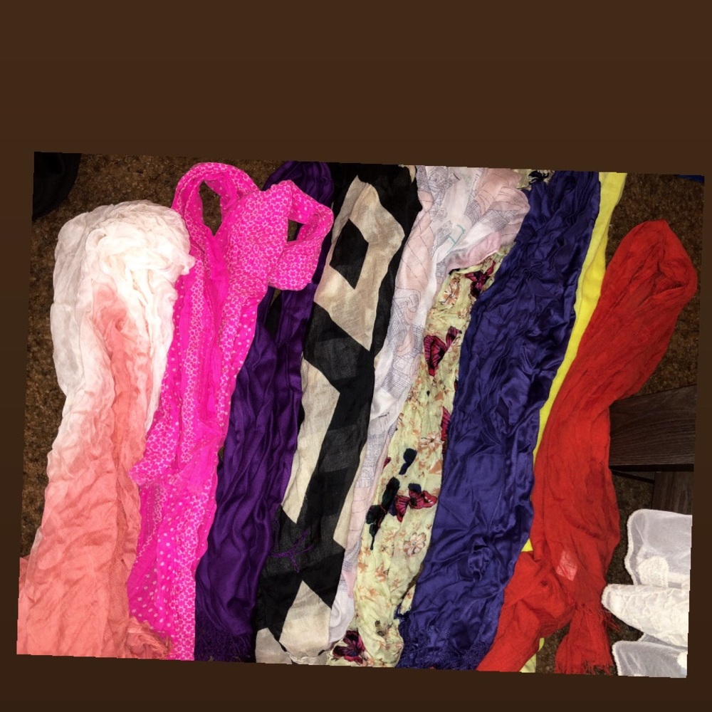 Bundle of 9 spring light fashion scarves